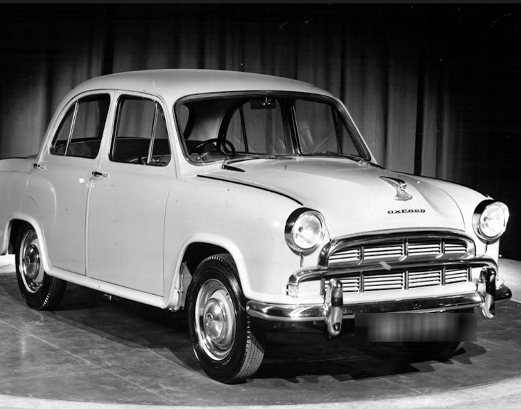 এইচএম অ্যাম্বাসাডর এস্টেট: প্রস্তুততারক সংস্থা হিন্দুস্তান মোটরস। ১৯৫৮ সালে আনুষ্ঠানিক ভাবে দেশের বাজারে আসে গাড়িটি। একটা সময়ে গাড়ি বলতে প্রথম পছন্দ ছিল অ্যাম্বাসাডরই। ধিরে ধিরে অ্যাম্বাসাডরের এই ভ্যারিয়্যান্টটির চাহিদা কমতে থাকে। হিন্দুস্তান মোটরস সংস্থাটি বন্ধ হয়ে যায় ২০১৪-য়। ফলে গাড়ির উত্পাদনও স্তব্ধ হয়ে যায়।