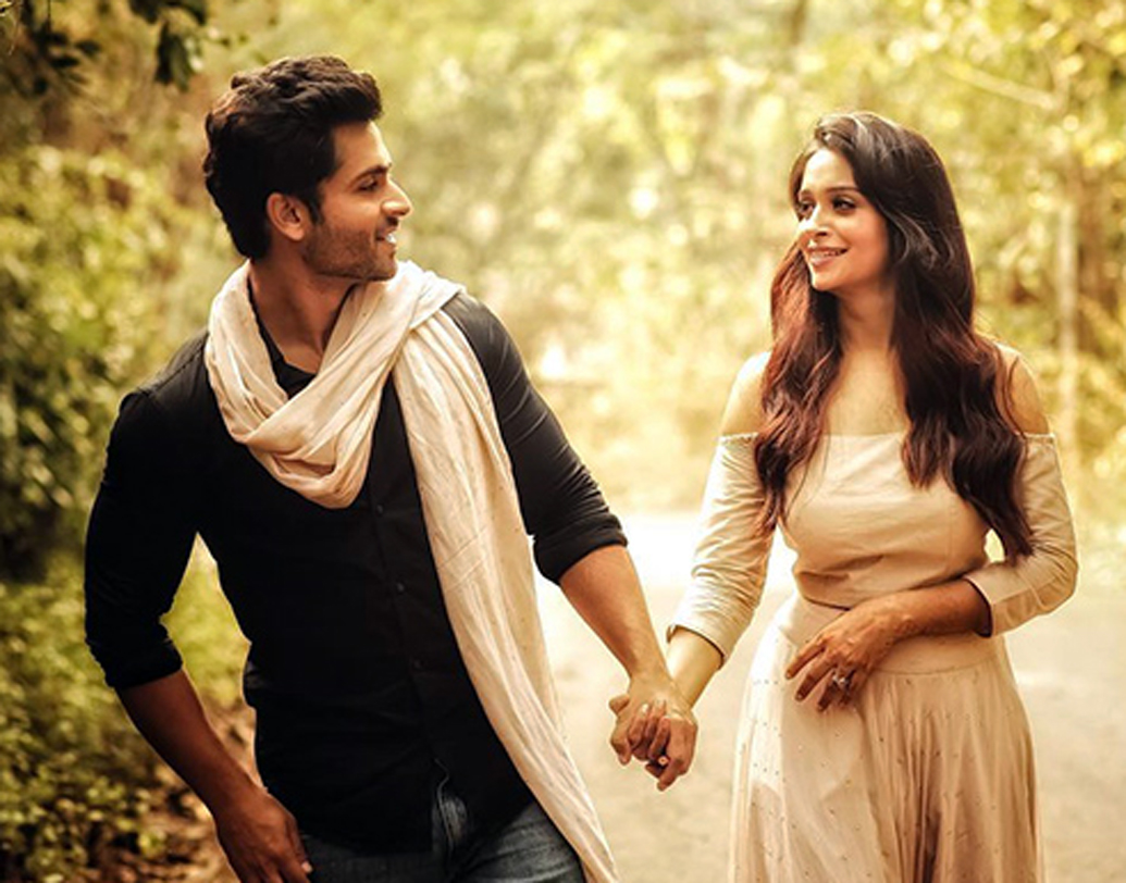 সবেমাত্র গাঁটছড়া বেঁধেছেন শোয়েব ইব্রাহিম এবং দিপিকা কাকর। দু’জনেই টেলিভিশনের জনপ্রিয় মুখ। বিগ বস হাউসে ঝড় তুলতে তৈরি এই কাপল।