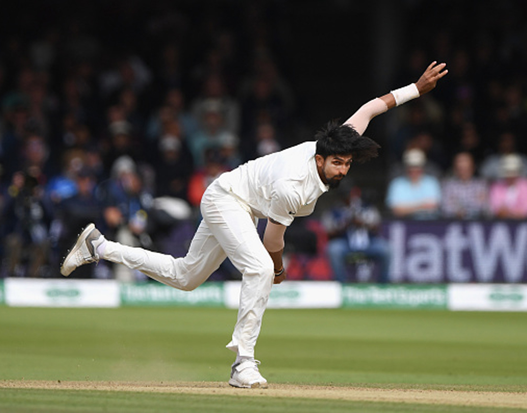 ইশান্ত শর্মা: অসাধারণ ফর্মে রয়েছেন। তাঁর বেশ কয়েকটা স্পেল রুটদের কম্পন ধরিয়ে দিয়েছে। পিচ পেসারদের সাহায্য করবে বলে মনে করা হচ্ছে। সে ক্ষেত্রে ভয়ঙ্কর হয়ে উঠতে পারেন ইশান্ত।