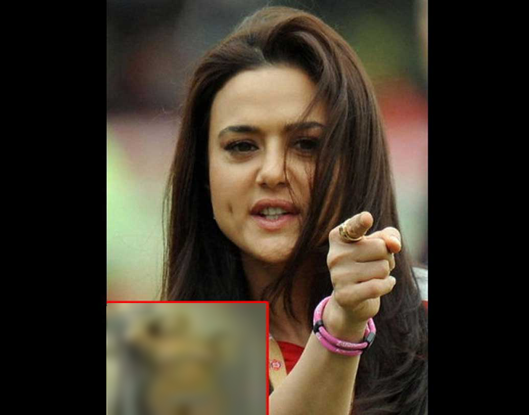 প্রীতি জ়িন্টার স্নানের ভিডিয়ো-র এমএমএস ছড়িয়ে পড়তেই অভিনেত্রী আইনি ব্যবস্থা নেন। প্রীতির দাবি ছিল, ভিডিয়োটি নকল।