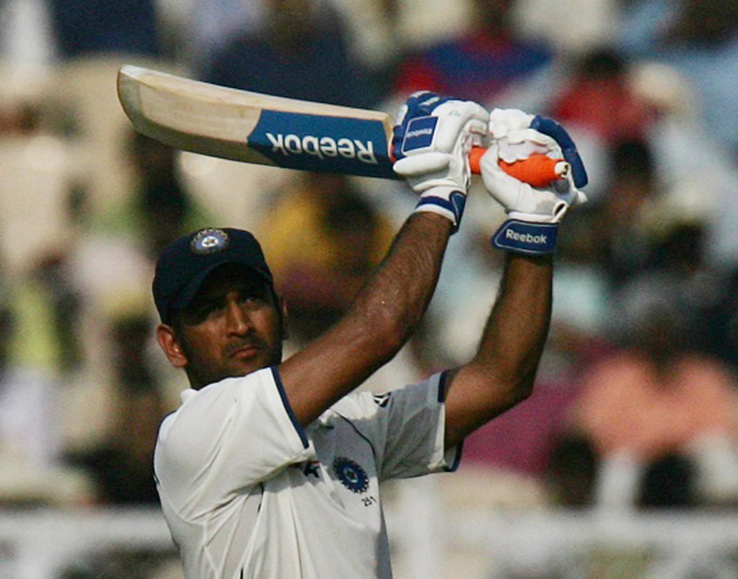 এমএস ধোনি: সেরা টেস্ট একাদশের উইকেটরক্ষকের দায়িত্ব সামলাবেন মিস্টার কুল। ধোনি কেবল উইকেটরক্ষকের দায়িত্ব পালন করবেন তাই নয়, ব্যাটসম্যান ধোনিকেও উপেক্ষা করা সম্ভব নয়।