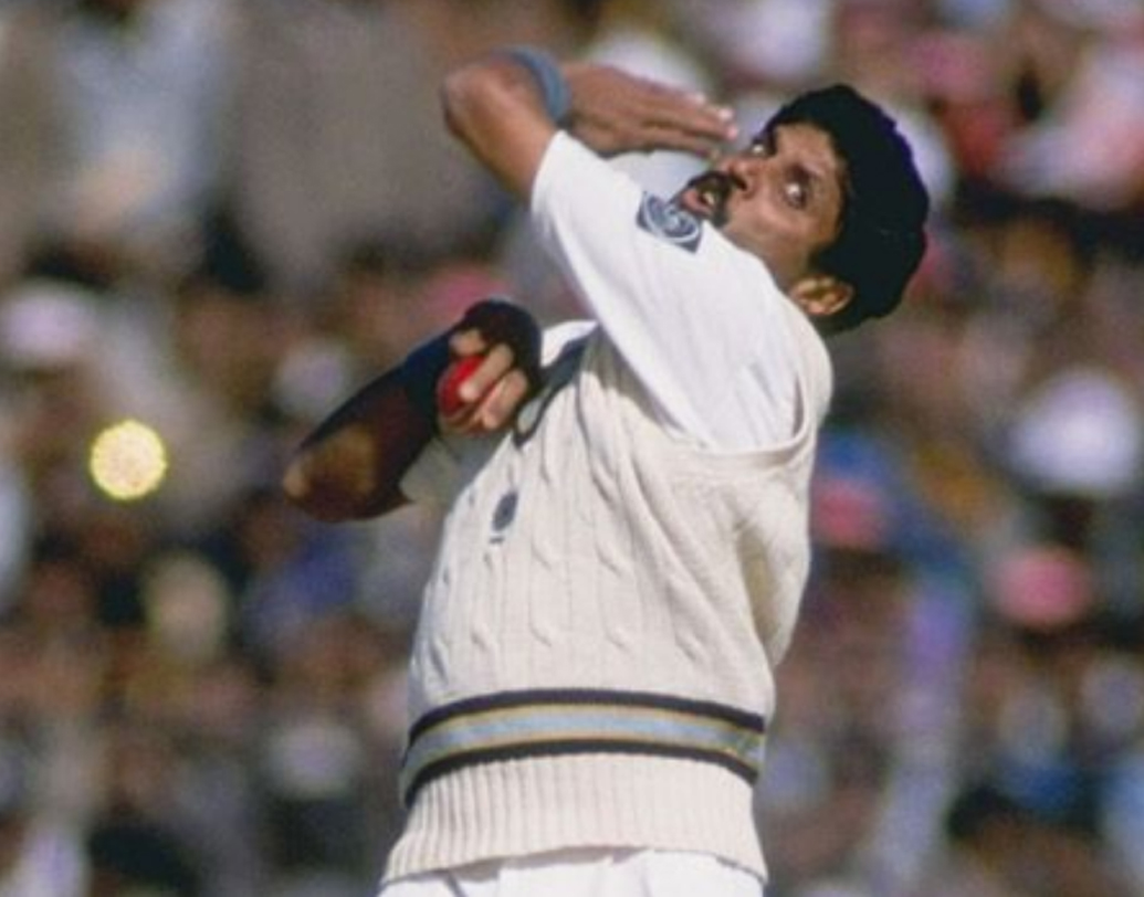 কপিল দেব: সেরা ভারত-পাক একাদশে বোলিংয়ের বিভাগের গুরুদায়িত্ব নেবেন অবশ্যই কপিল দেব। ভারতের এই মিডিয়াম পেসার কিন্তু ইংল্যান্ডের মাটিতে খুবই ভয়ঙ্কর।