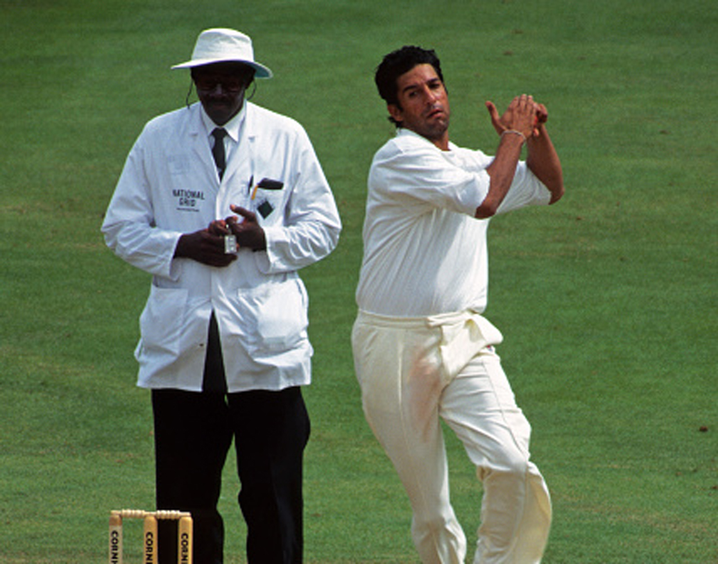 ওয়াসিম আক্রম: বোলার ওয়াসিম আক্রম তো সব সময়ই বিপক্ষের ত্রাস। তিনি দলে থাকা মানে সেই দলের বোলিং শক্তি কয়েক গুণ বেড়ে যাবে।