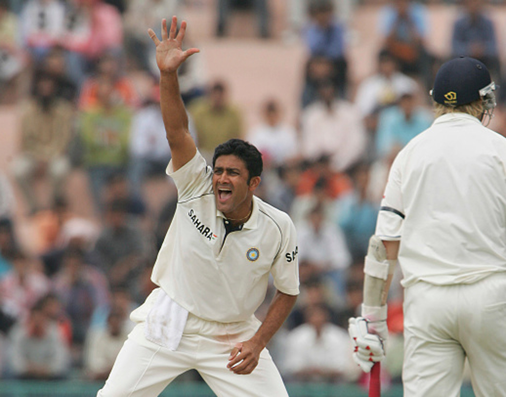 অনিল কুম্বলে: সেরা একাদশে একমাত্র স্পিনার হিসেবে থাকবেন অনিল কুম্বলে। তাঁর বোলিংয়ের সামনে বিশ্বের বহু সেরা ব্যাটসম্যানকে অসহায় ভাবে আত্মসমর্পন করতে দেখা গিয়েছে।