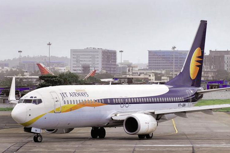 নরেশ ছাড়াও এই সংস্থার একাধিক প্রাক্তন আধিকারিকের বাড়িতে তল্লাশি চালানো হয়েছিল। দিল্লি, মুম্বই-সহ দেশের সাতটি জায়গায় তল্লাশি চালিয়েছিলেন কেন্দ্রীয় গোয়েন্দারা। জেট এয়ারওয়েজ়ের দফতরেও করা হয়েছিল তল্লাশি।