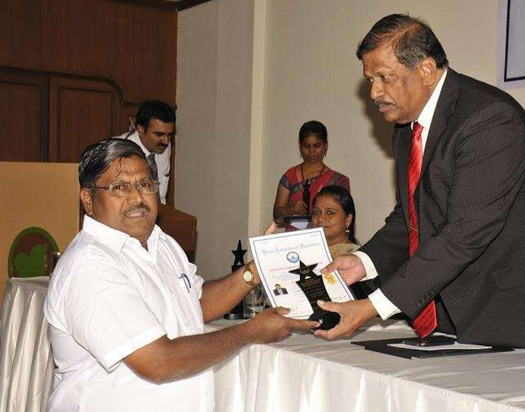 ১৪৫ টি ডিগ্রি থাকলেও পার্থিবানের অঙ্কে ভয় এখনও কাটেনি। পার্থিবনের দাবি, অঙ্কই একমাত্র বিষয়, যা তিনি এখনও পুরোপুরি আয়ত্তে আনতে পারেননি। জানিয়েছেন, একবার অঙ্ক পরীক্ষায় ফেলও করেছিলেন তিনি।