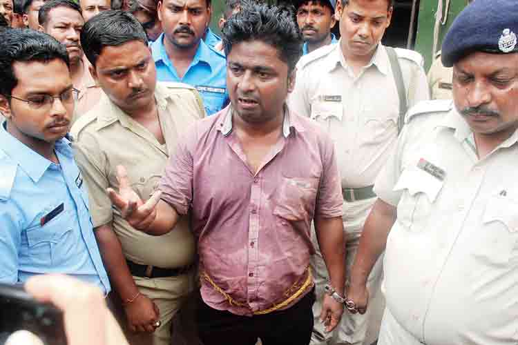 Teacher arrested for raping and provoking a student to commit suicide