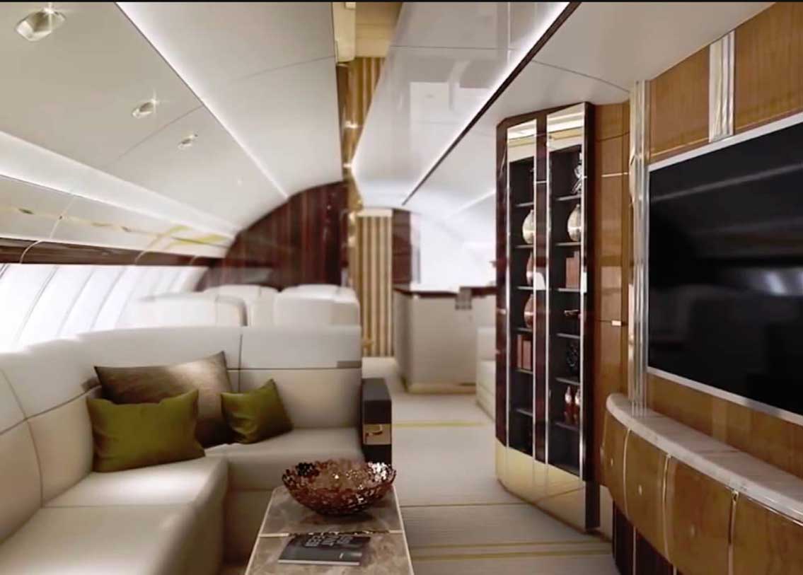 জানুয়ারি ২০১৫ সালে এটা প্রথম আকাশে ওড়ে। এখনও পর্যন্ত মাত্র ৪০৩ ঘণ্টা উড়েছে এই বিমান। সে দিক থেকে বললে বিমানটি বেশ নতুন রয়েছে। তা সত্ত্বেও কেন হঠাৎ রাজ পরিবার বেচে দিতে চাইছে তা পরিষ্কার নয়।