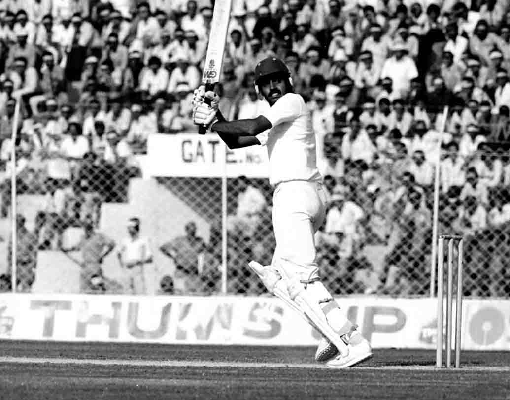 ইংল্যান্ডে ভারতের দ্বিতীয় টেস্ট জয় ১৯৮৬ সালে কপিল দেবের নেতৃত্বে লর্ডসে। টস হেরে ব্যাট করতে নেমে গুচের শতরানের সুবাদে ২৯৪ তোলে ইংল্যান্ড। পাঁচ উইকেট চেতন শর্মার। বেঙ্গসরকরের শতরান আনে ৪৭ রানের লিড। অমরনাথ করেন ৬৯। দ্বিতীয় ইনিংসে ১৮০ রানে শেষ ইংল্যান্ড। চার উইকেট কপিলের। রান তাড়া করে পাঁচ উইকেট জেতে ভারত।