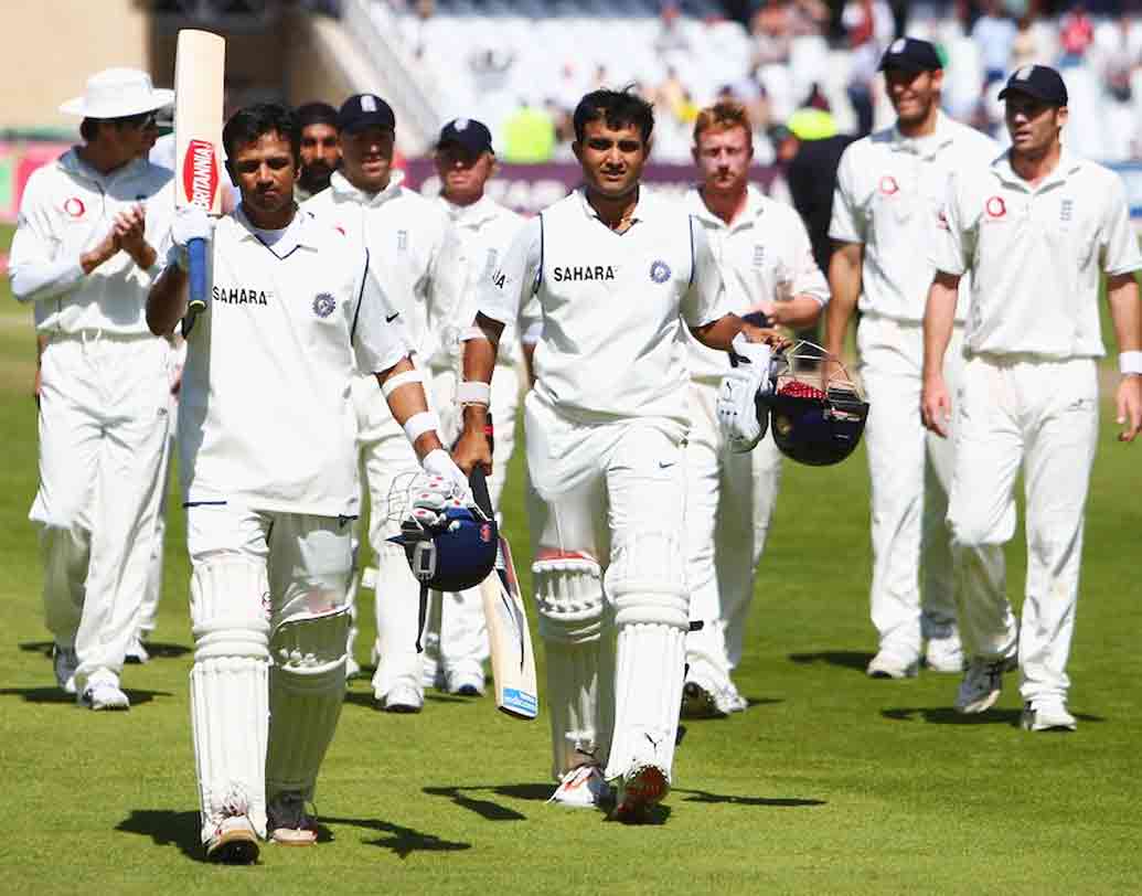 ২০০২ সালের লিডসে প্রতিকূল কন্ডিশনের বিরুদ্ধে লড়ে জেতে সৌরভের দল। দুই টেস্টের পর সিরিজে ভারত তখন ০-১ পিছিয়ে। তারপরও সবুজ উইকেটে টস জিতে ব্যাট করে  ৬২৮ রানে ডিক্লেয়ার করে টিম ইন্ডিয়া। শতরান করেন দ্রাবিড়, সচিন, সৌরভ। ইংল্যান্ড ২৭৩ তুলে ফলো-অন করে। দ্বিতীয় ইনিংসে থামে ৩০৯ রানে। ইনিংস ও ৪৬ রানে জেতে ভারত।