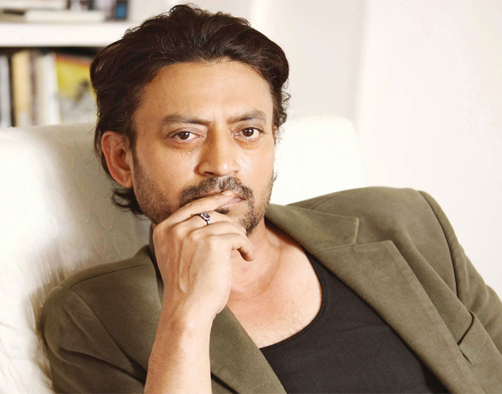 ইরফান খান: হেরে যাওয়ার মানুষ তিনি নন। মারণ রোগের চিকিৎসা চলছে। কিন্তু তিনি দমে যাবেন না। ৫১ বছরের এই অভিনেতাকে মানুষ মনে রেখে দিয়েছেন তাঁর প্রায় প্রতিটি ছবির জন্যই। ‘পান সিংহ তোমর’ থেকে ‘পিকু’— সব ধরনের ছবিতেই সাবলীল ইরফান।