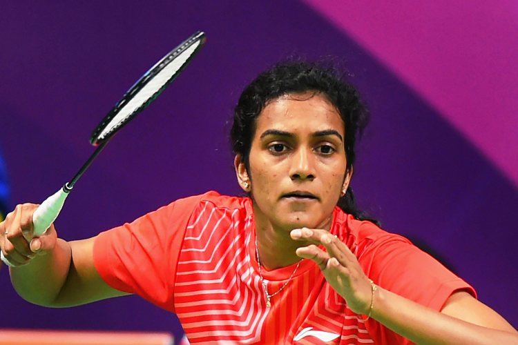 চলতি বছরে বারবার ফাইনালে হারলেও সিন্ধু বিচলিত নন। জেতার মতো পরাজয়ও যে ক্রীড়াবিদের জীবনের অঙ্গ, তা অজানা নয় তাঁর। প্রত্যেক পরাজয়ের পর আরও শক্তিশালী ভাবে ফিরতে চান তিনি। ফোর্বসের তালিকায় তাঁর থাকাকে ভারতীয় ব্যাডমিন্টনের পক্ষে দুর্দান্ত খবর বলে জানিয়েছেন জাতীয় ব্যাডমিন্টন সংস্থার ভাইস-প্রেসিডেন্ট। ছবি: পিটিআই।