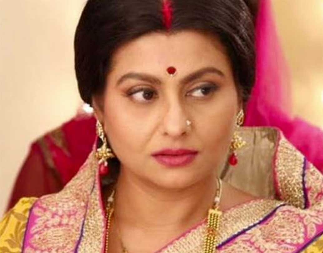 ‘সাস-বহু’ টেলি-সিরিয়াল বলতেই যেটির কথা অনেকের মনেই প্রথমেই ভেসে ওঠে, তা হল ‘কিঁউকি সাস ভি কভি বহু থি’। সেই সিরিয়ালের একাধিক বৌমার মধ্যে ছিলেন জয়া ভট্টাচার্য। গত বছর পর্যন্ত তাঁকেই দেখা গিয়েছে ‘থপকি পেয়ার কি’তে শাশুড়ির ভূমিকায়।