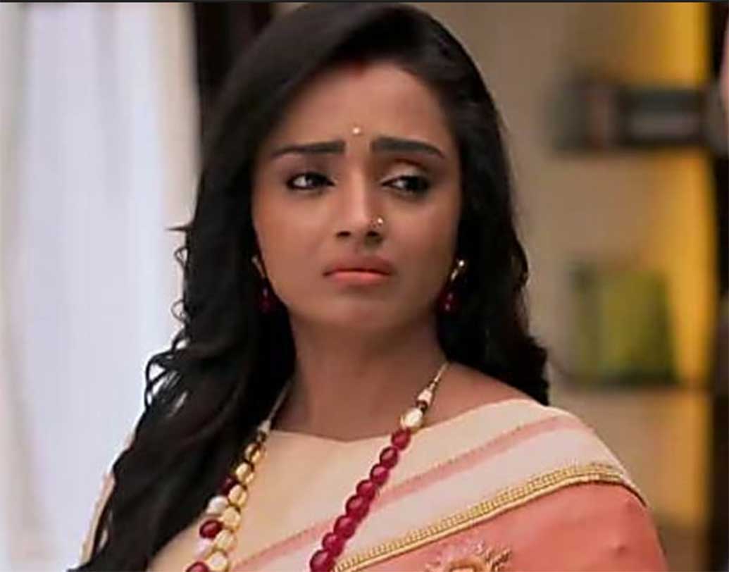 ২০০৭-এ ‘সপ্‌না বাবুল কা... বিদাই’তে রণবীর রাজবংশের স্ত্রীয়ের ভূমিকায় ছোট পর্দায় এসেছিলেন রাগিনী থুড়ি পারুল চৌহান। এর বছর দুয়েক পরেই আরও এক সিরিয়ালে দেখা গিয়েছিল পারুলকে। এ বার এক লাফে সেই বৌমা হয়ে গিয়েছিলেন শাশুড়ি। সিরিয়ালের নাম, ‘ইয়ে রিস্তা ক্যায়া ক্যাহলাতা হ্যায়’।