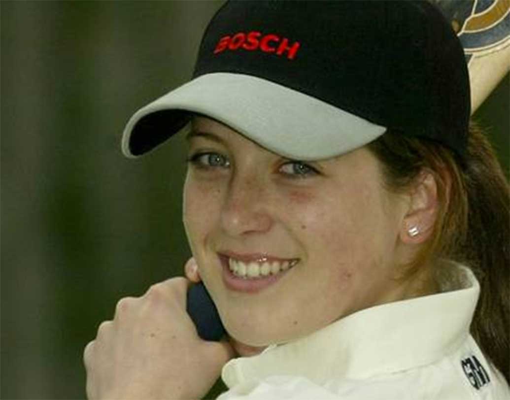 আয়ারল্যান্ডের সিসিলিয়া জয়েসের ভাই-বোন সকলেই ক্রিকেটার। যমজ বোন ইসোবেল বা তিন ভাই ডমিনিক, এড বা গাস, সকলেই জাতীয় পর্যায়ে খেলেছেন। ৪৭ ওডিআই ও ২১টি-২০তে তিনটে হাফ সেঞ্চুরি রয়েছে সিসিলিয়ার। সঙ্গে যোগ করুন ২টি উইকেট।