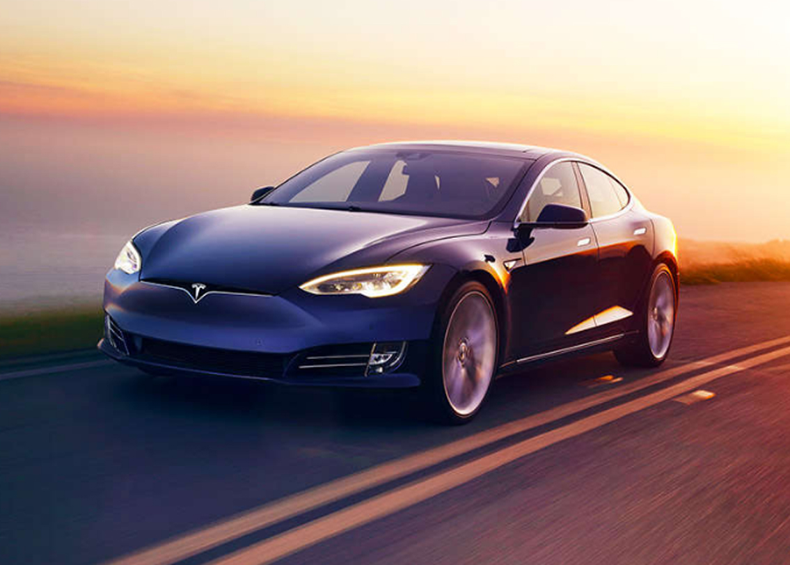 আমেরিকার গাড়ি প্রস্তুতকারী সংস্থা টেসলা সাধারণত বিদ্যুৎচালিত গাড়ি প্রস্তুত করে থাকে। আর রাশিয়ার সংস্থা কালাশনিকভ বিখ্যাত একে-৪৭ প্রস্তুতের জন্য। কালাশনিকভ এ বার টেসলার মতোই বিদ্যুৎচালিত গাড়িও তৈরি করতে চলেছে।