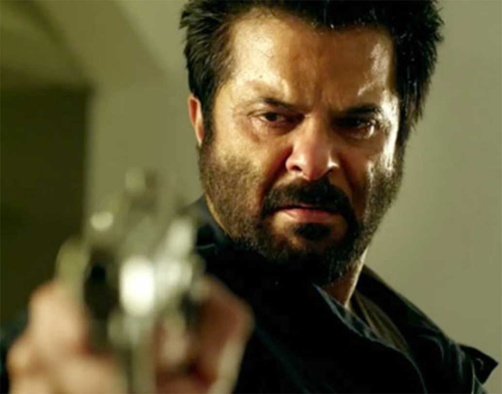 ‘স্লামডগ মিলিয়োনেয়ার’-এ সঞ্চালকের ছোট্ট ভূমিকায় পরিচালক ড্যানি বয়েলের প্রিয়পাত্র হয়ে উঠেছিলেন অনিল কপূর। এর পর ‘২৪’। ওমর হুসেনের চরিত্রে নিজেকে নিংড়ে দিয়েছিলেন অনিল। এতটাই জনপ্রিয় হয়েছিল সেই শো যে, এর পর তার দেশি ভার্সন তৈরি করা হয়।