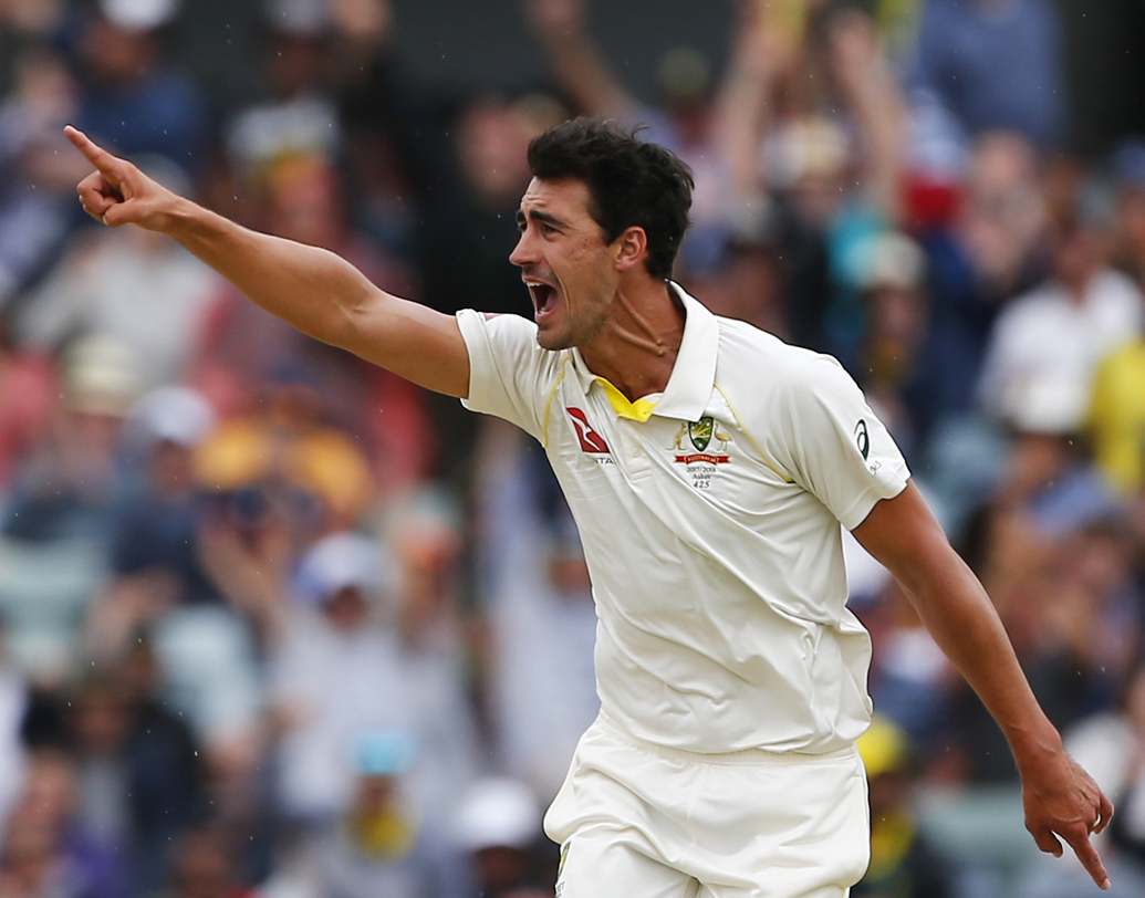 মিচেল স্টার্ক: অজি পেস আক্রমণের সেরা অস্ত্র। বাঁহাতি মিচেলের গড় গতি ১৪০-১৪৫ কিমি/ঘণ্টা।