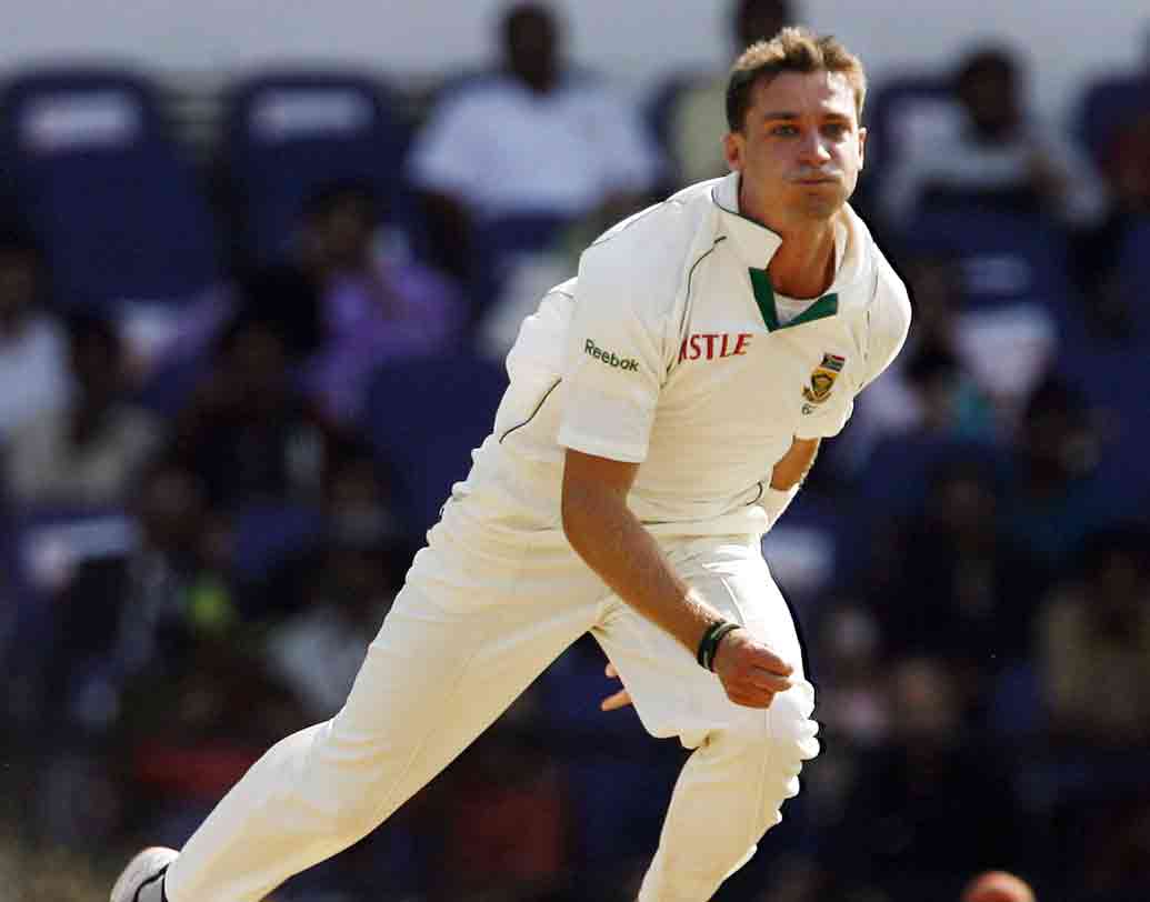 ডেল স্টেন: এই মুহূর্তে বিশ্বের সেরা পেসার স্টেনের গড় গতি ১৪৫-১৪৮ কিমি/ঘণ্টা।