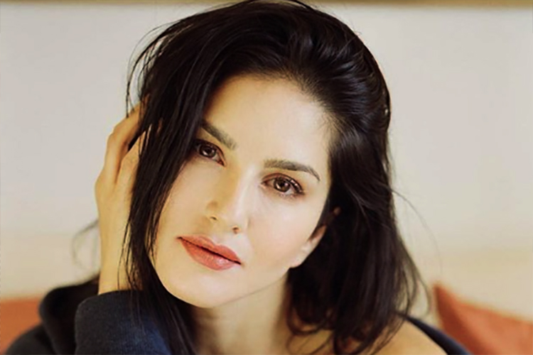 Entertainment News | Sunny Leone Shares her first experience watching porn  dgtl - Anandabazar