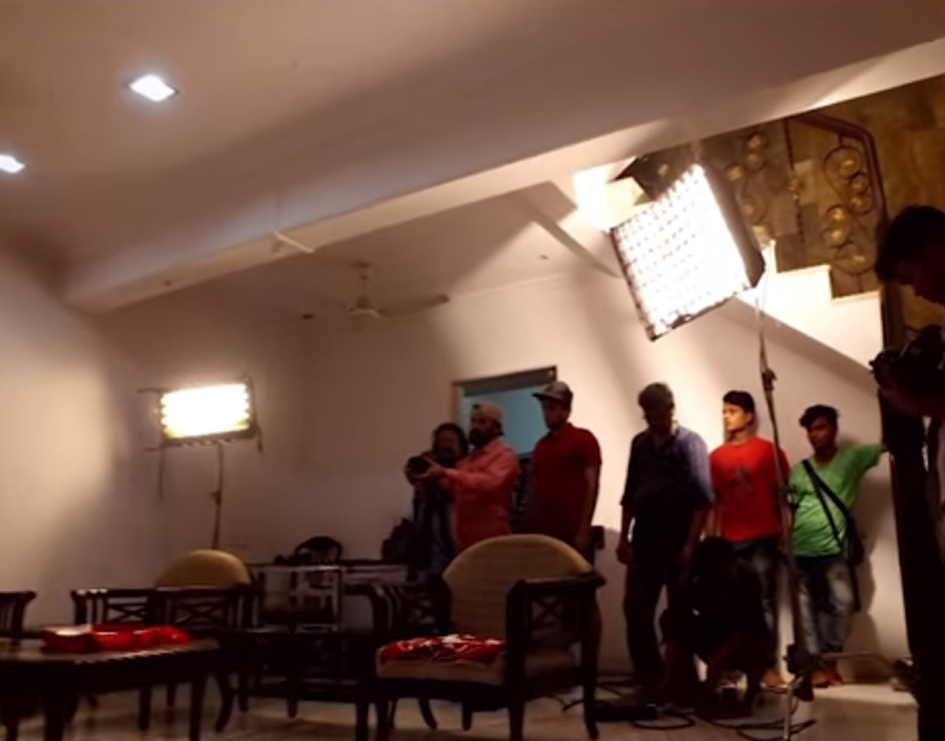 ছবিগুলি থেকে মোট পাঁচ লক্ষ থেকে আট লক্ষ টাকার মত লাভ হয়। আজ যদি একটা ছবি দিল্লিতে মুক্তি পায়। তাহলে তিন মাস পর তা মুক্তি পাবে দক্ষিণ ভারতে। আরও ৬ মাস পর মুক্তি পাবে রাজস্থানে। এভাবেই চলে ছবিগুলি।