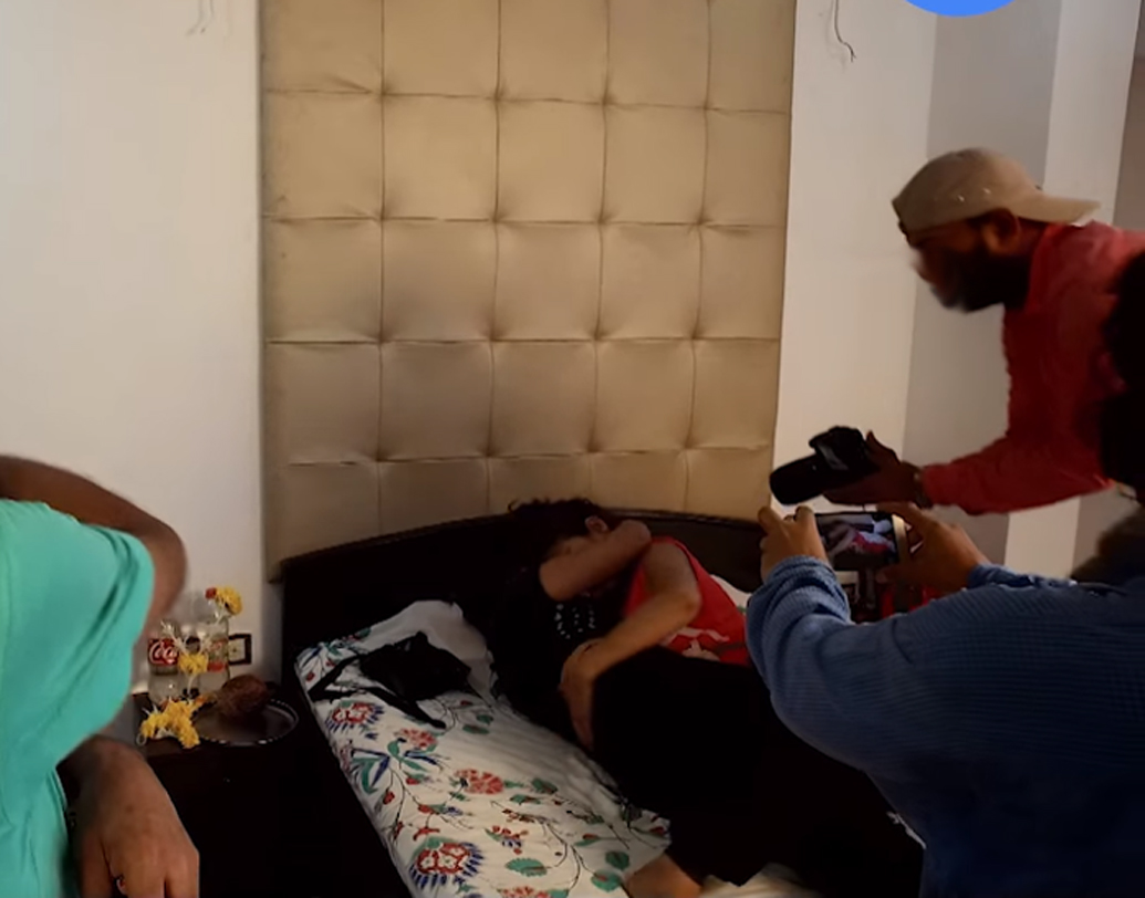 এই ধরনের ছবি প্রেক্ষাগৃহ অবধি পৌঁছে দেওয়াটা বড় চ্যালেঞ্জ। বলিউডের বেশ কিছু নামী তারকাও নাকি এই ধরনের ছবিতে কাজ করেছেন!