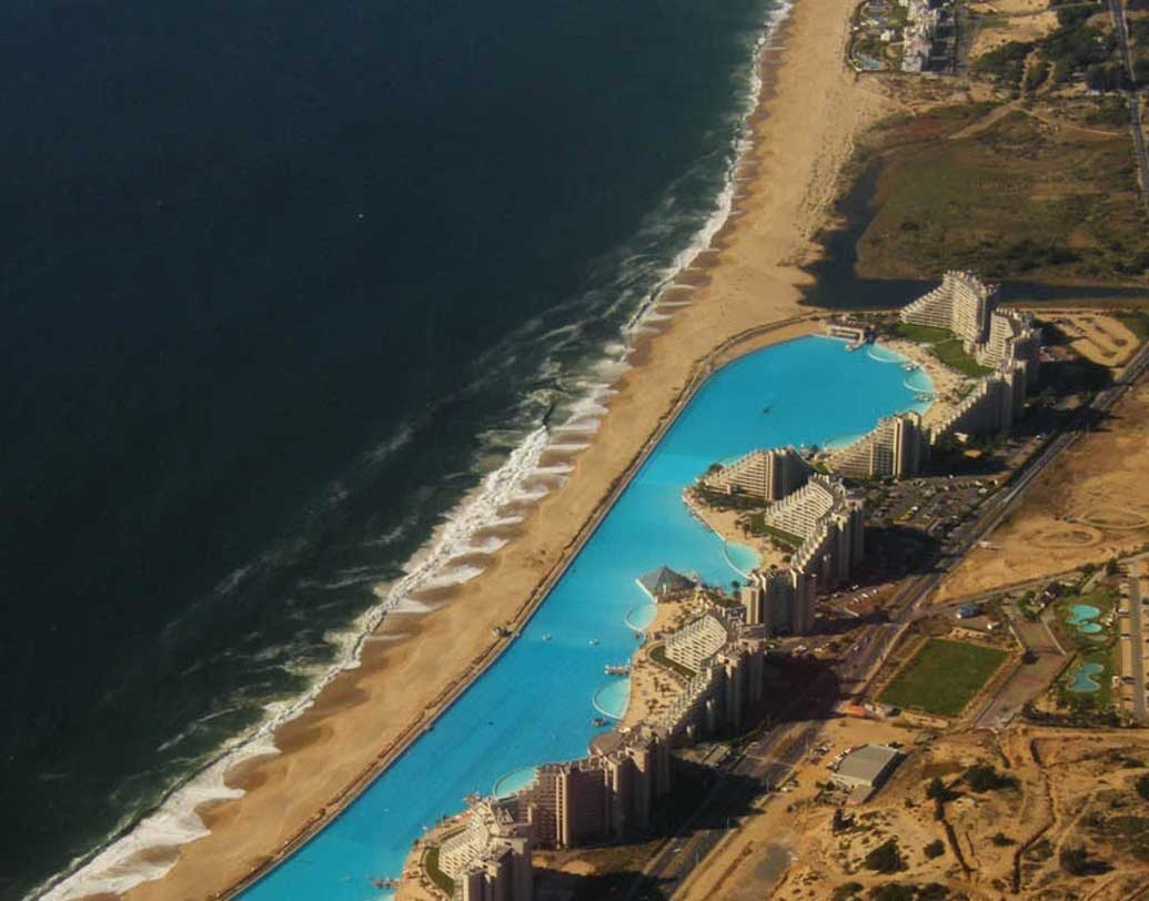 ১১৫ ফুট গভীর এই সুইমিং পুলটি ক্রিস্টাল লেগুনস টেকনোলজি নামের একটি সংস্থা তৈরি করেছে। সমুদ্রের জল পরিশুদ্ধ করেই সংরক্ষণ করা হয়েছে এই পুলে। সমুদ্রের জলের তুলনায় কমপক্ষে নয় ডিগ্রি বেশি তাপমাত্রা (২৬ ডিগ্রি) যাতে থাকে, তা বিশেষ অপরেটিং সিস্টেমের মাধ্যমে লক্ষ্য রাখা হয়।