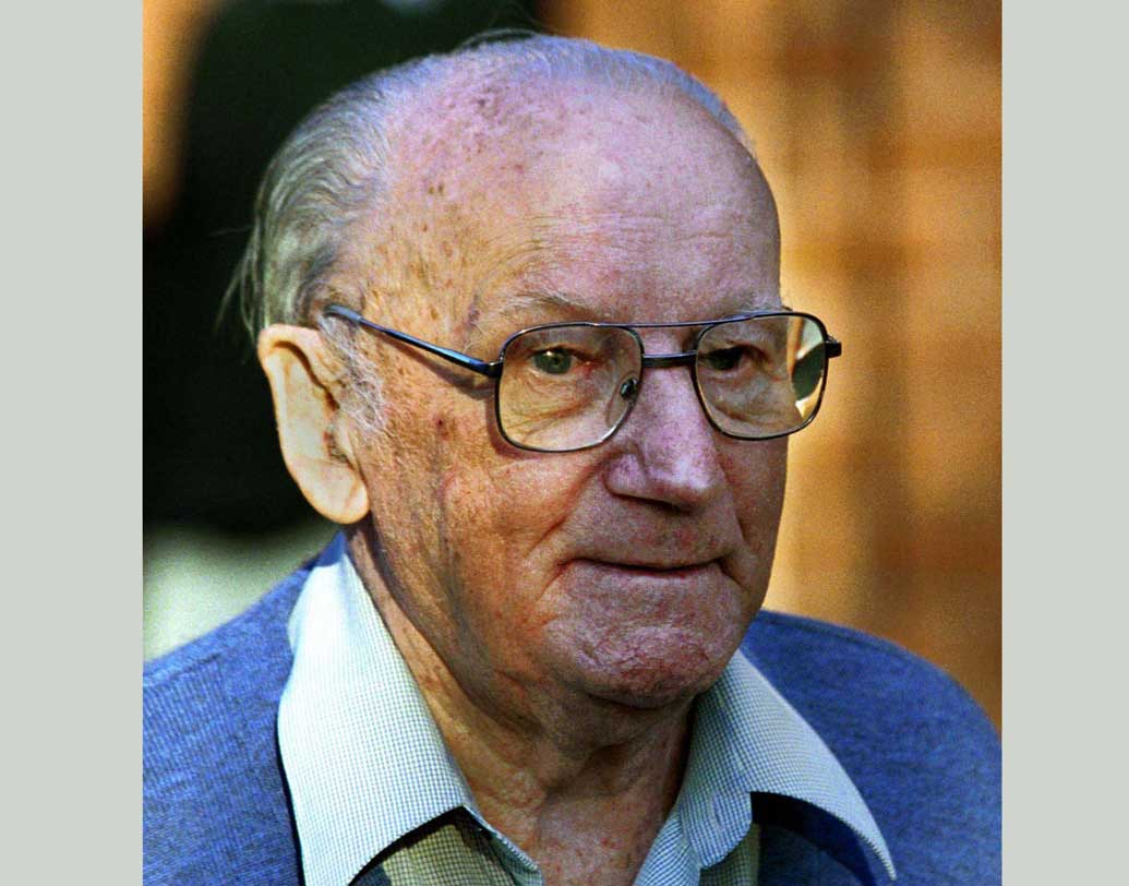 বিখ্যাত অঙ্কবিদ জি এইচ হার্ডি ‘ব্র্যাডম্যান ক্লাস’ বলে একটা টার্ম বের করেছিলেন। অন্যতম মানদণ্ড বোঝাতে এই শব্দবন্ধ ব্যবহার করা হয়।