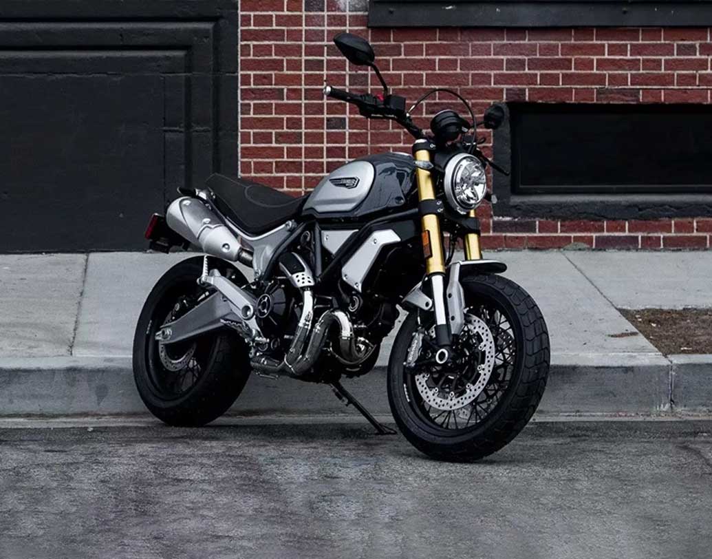 ডুকাটির এই বাইকে অ্যাক্টিভ, জার্নি আর সিটি তিনটে রাইডিং মোড রয়েছে।অ্যাক্টিভে রয়েছে ৮৫ বিএইচপি-র ‘অ্যাগ্রেসিভ থ্রোটল রেসপন্স’, জার্নিতে রয়েছে ৮৫ বিএইচপির ‘স্মুদ থ্রোটল রেসপন্স’।সিটিতে রয়েছে ৭৫ বিএইচপি-র ‘থ্রোটল রেসপন্স’।