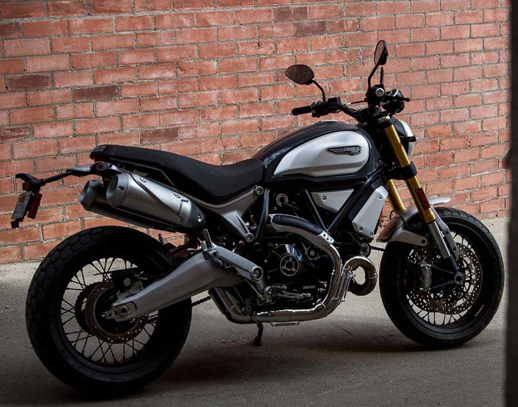 ডুকাটিতে বিগ প্যাস্টন ব্রেক প্যাড, অ্যাডজাস্টেবল ক্ল্যাচ, ব্রেক লিভারস রয়েছে।