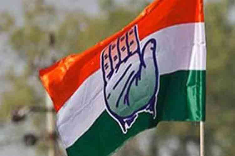 Lower level Congress workers shows their anger on TMC