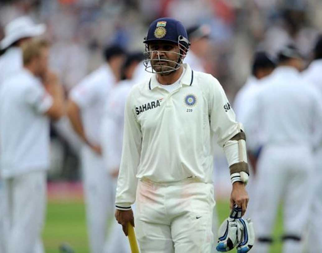 বীরেন্দ্র সহবাগ: আমদাবাদে ইংল্যান্ডকে ধসিয়ে দিয়েছিল তাঁর ৯০ বলের সেঞ্চুরি। ২০০২ সালে ইংল্যান্ড সিরিজে ইংল্যান্ডের বিপক্ষে লর্ডসে প্রথম টেস্টে ৮৪ এবং নটিংহামে দ্বিতীয় টেস্টে ১০৬ রান করেন। পরবর্তী সাত ইনিংসে সাকুল্যে রান ৬১, সাত ইনিংসের পাঁচটিতেই রান যেতে পারেনি দুই অঙ্কের ঘরে। ২০১১ সালে বার্মিংহামে প্রথম বলেই আউট হয়ে সাজঘরে ফেরেন।