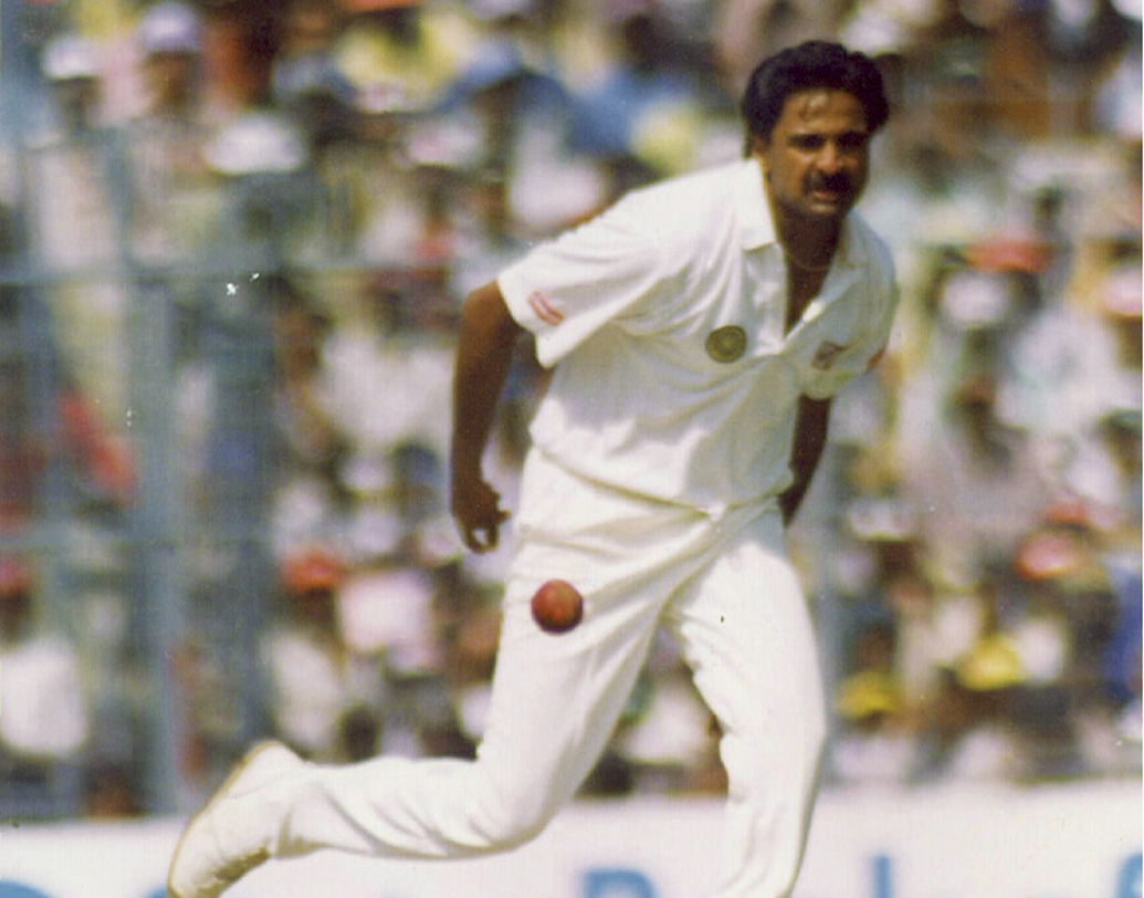 জাভাগাল শ্রীনাথ: ৬৭টি ম্যাচ খেলে ২৩৬ উইকেট নেওয়ার কৃতিত্ব রয়েছে ডানহাতি এই পেসারের। লক্ষ্মণের সেরা একাদশের পেস ব্যাটারির দায়িত্বে থাকবেন তিনি।