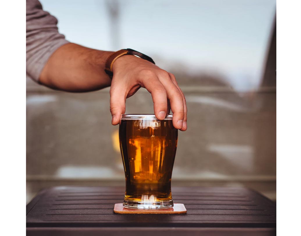 বিয়ার নাকি হাড়ের জোর বাড়াতে সাহায্য করে। ইন্টারন্যাশনাল জার্নাল অব এন্ডোক্রিনোলিজতে প্রকাশ পেয়েছে এই গবেষণা।