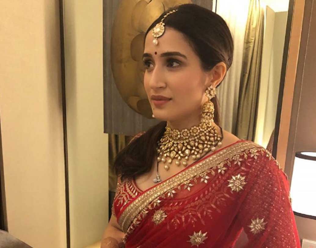 সাগরিকা ঘাটগে: চাক দে ইন্ডিয়া গার্ল কিন্তু কোলাপুরের রাজপরিবারের সদস্যা। তাঁর বাবা বিজয় সিংহ ঘাটগে কোলাপুরের কাহাল রাজপরিবারের প্রধান উত্তরসূরি। কাজেই ক্রিকেটার জাহির খানের স্ত্রী সাগরিকাকে রাজকন্যা বলতে ক্ষতি নেই।