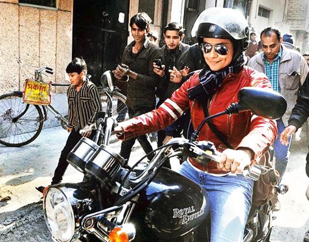 ১৯৯৯ সালে মিস ইন্ডিয়া হয়েছিলেন গুল। ২০১৬ সালে হয়েছিলেন পাইলট। মাঝে ২০১৪-র লোকসভা ভোটে আম আদমি পার্টির হয়েও লড়েছিলেন এই অভিনেত্রী।