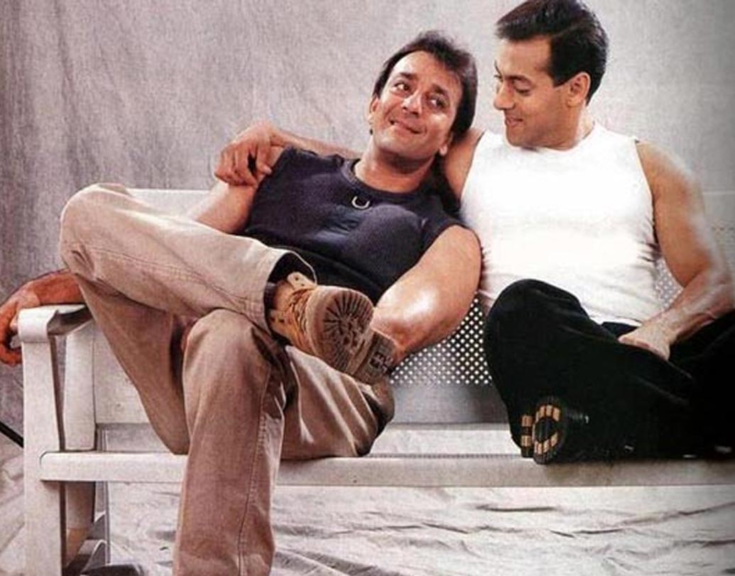 সলমনের আরেক প্রিয় বন্ধু সঞ্জু বাবা। সাজন ছবির সময় থেকেই সলমনের প্রাণের বন্ধু সঞ্জয় দত্ত।