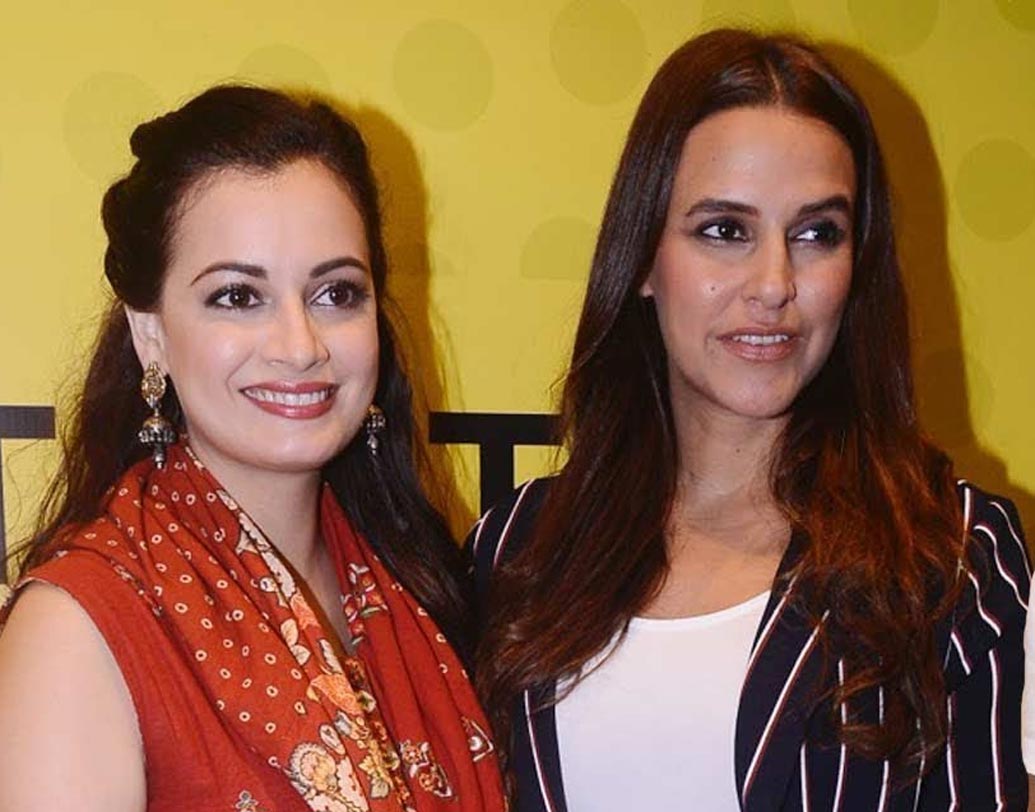 দিয়া মির্জা ও নেহা ধুপিয়া: সামাজিক কাজকর্ম থেকে শপিং সবটাই এক সঙ্গে করতে পছন্দ করেন এই দুই নায়িকা।