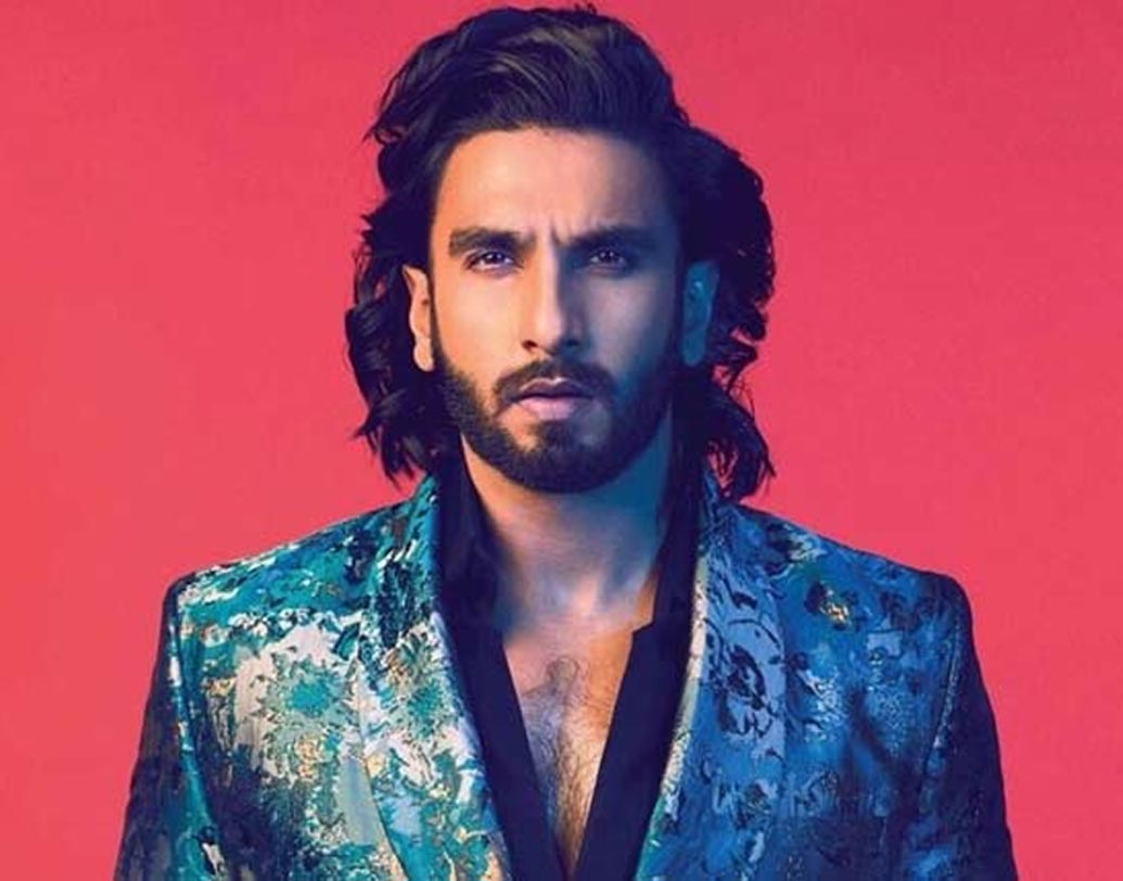 রণবীর সিংহ: ‘বাজিরাও মস্তানি’ ছবির শুটিংয়ের সময় স্বয়ং বাজিরাওয়ের অস্তিত্ব টের পেয়েছিলেন নাকি রণবীর। তিনি এ কথা বহুবার বলেছেন।