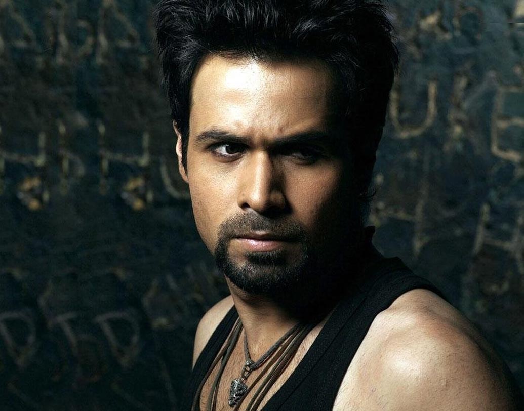 ইমরান হাসমি: মাথেরানে ছুটি কাটাতে গিয়েছিলেন বন্ধুদের সঙ্গে। সেখানে নাকি তিনি এবং তাঁর বন্ধুরা অশরীরী অস্তিত্ব টের পান। চিৎকারের শব্দও পান। কিন্তু কাউকে নাকি পাওয়া যায়নি।