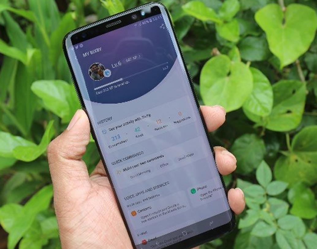 বাজার হোক বা অফিস, স্মার্ট ফোন থেকে যে কোনও জায়গায় বসে ফ্রিজে কী খাবার আছে তা জেনে নেওয়া যাবে।