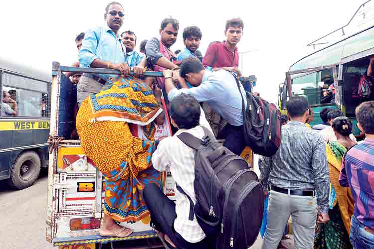 Problems in train and crisis of buses because of strike