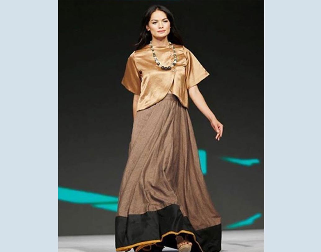 ২৫ বছরে মডেলিং শুরু করেন তিনি। যেখানে অনেকই মডেলিংয়ের পেশা ছেড়ে দেন এই বয়সে।