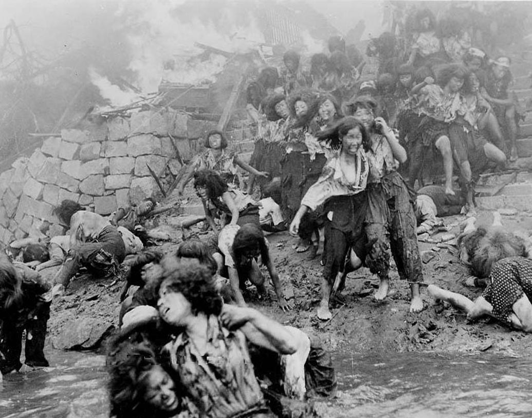 ৭৩ বছর আগে, ৬ অগস্ট অফিসের কাজে গিয়েছিলেন মিৎসুবিশির নেভাল ইঞ্জিনিয়ার সুতোমু ইয়ামাগুচি। কয়েক মুহূর্ত পরেই, চোখ-ধাঁধানো আলো। কান ফাটানো বিকট শব্দ।