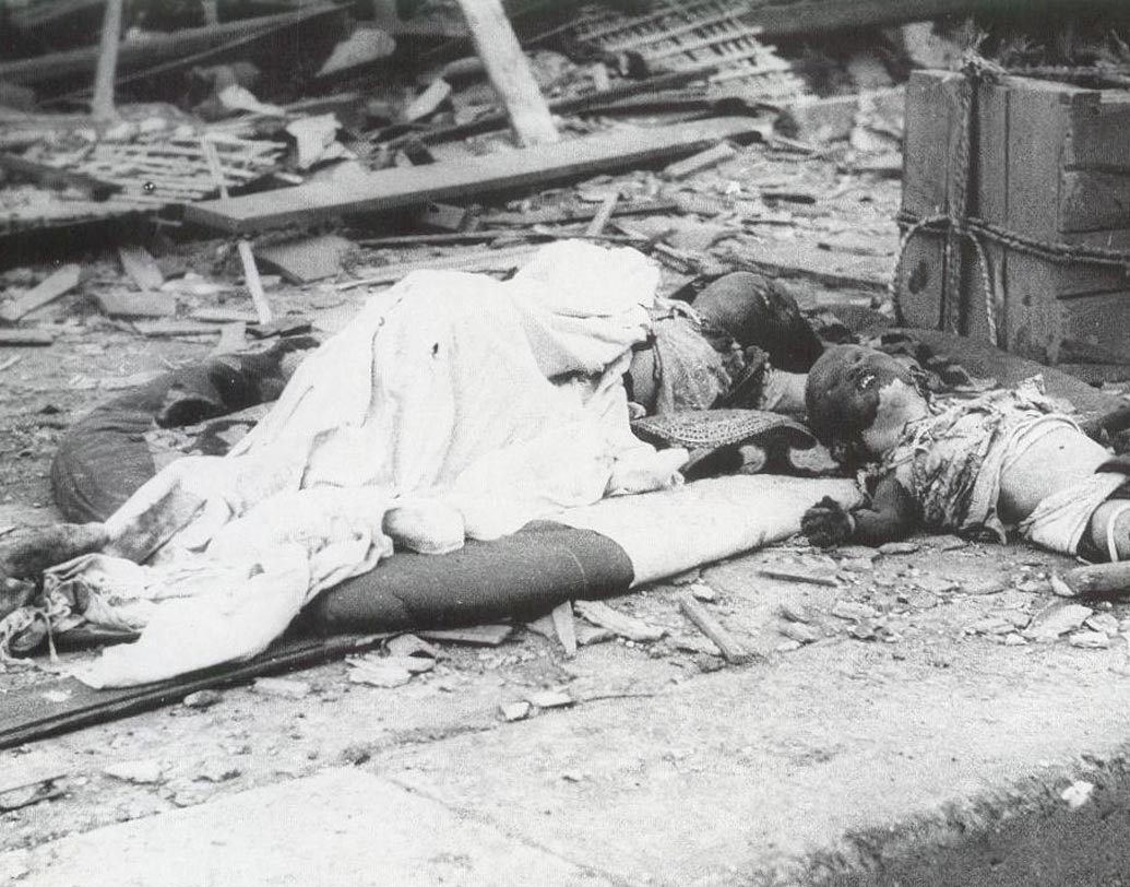 রাতটা কোনও মতে কাটিয়ে, পর দিন জ্বলন্ত শব ও মৃতদেহের স্তূপ পেরিয়ে ট্রেন ধরে বাড়ি পৌঁছন তিনি। শুনলেন হামলার কথা। স্ত্রী,  শিশুপুত্রের সঙ্গে দেখা হল। বললেন, ঘটনার ভয়াবহতা।