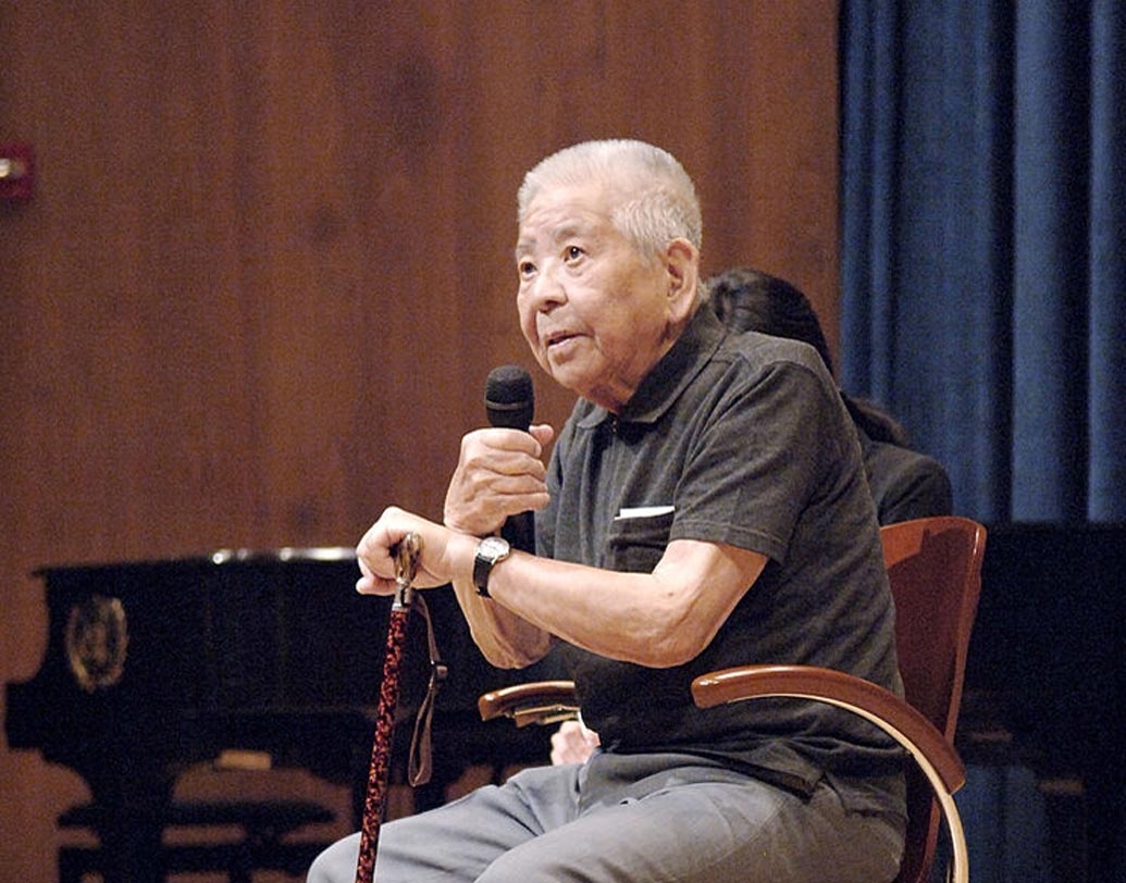 ২০০৬ সালে রাষ্ট্রপুঞ্জে দেখানো হয়েছিল ছবিটি, হুইলচেয়ারে-বসা সুতোমু বলেছিলেন,  এই বোমা নিশ্চিহ্নকরণের কথা। প্রাক্তন মার্কিন প্রেসিডেন্ট বারাক ওবামাকে চিঠিও দিয়েছিলেন এই নিয়ে।