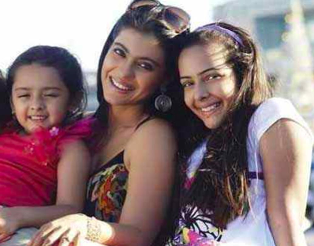 কাজল: ‘উই আর ফ্যামিলি’ ছবির শুটিংয়ের সময় অন্তঃসত্ত্বা ছিলেন কাজল। ছবিটিতে দারুণ পারফরম্যান্স ছিল কাজলের।ছবির প্রচারেও নিয়মিত গিয়েছিলেন নায়িকা।