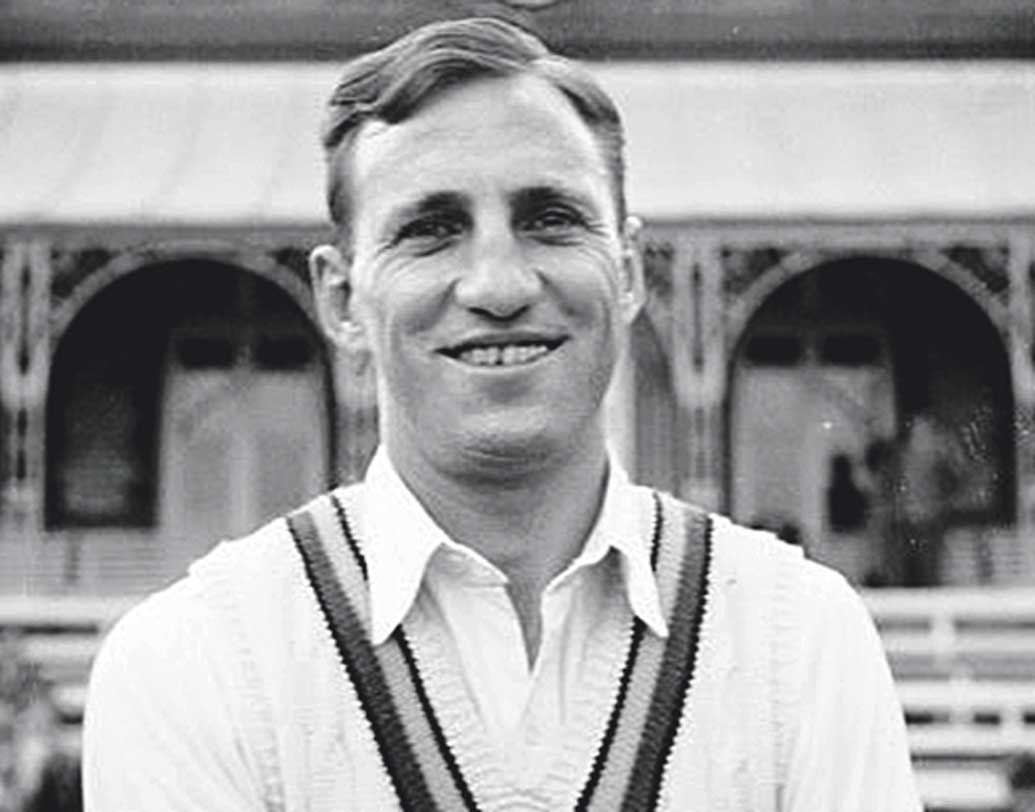 স্যর লেন হাটন: পঞ্চম স্থানে রয়েছেন ইংল্যান্ডের আরও একজন ব্যাটসম্যান। হাটন এই মাইলস্টোন স্পর্শ করতে নিয়েছিলেন ১১৬ ইনিংস।