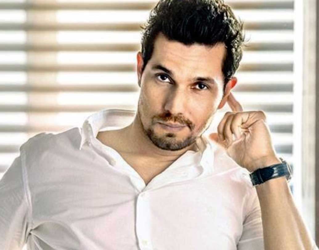 দিল্লির আর কে পুরমের ডিপিএস স্কুলে অভিনেতা রণদীপ হুডার পড়াশোনায় হাতেখড়ি। পরে উচ্চশিক্ষার জন্য মেলবোর্নে পাড়ি দেন রণদীপ। সেখানেই বিজনেস ম্যানেজমেন্টে স্নাতক এবং স্নাতকোত্তর পাশ করেন অভিনেতা। দেশে ফিরে মার্কেটিং কোম্পানিতে কাজ শুরু করেন তিনি। আর তার পরেই রণদীপের জীবনে আসে সিনেমা।