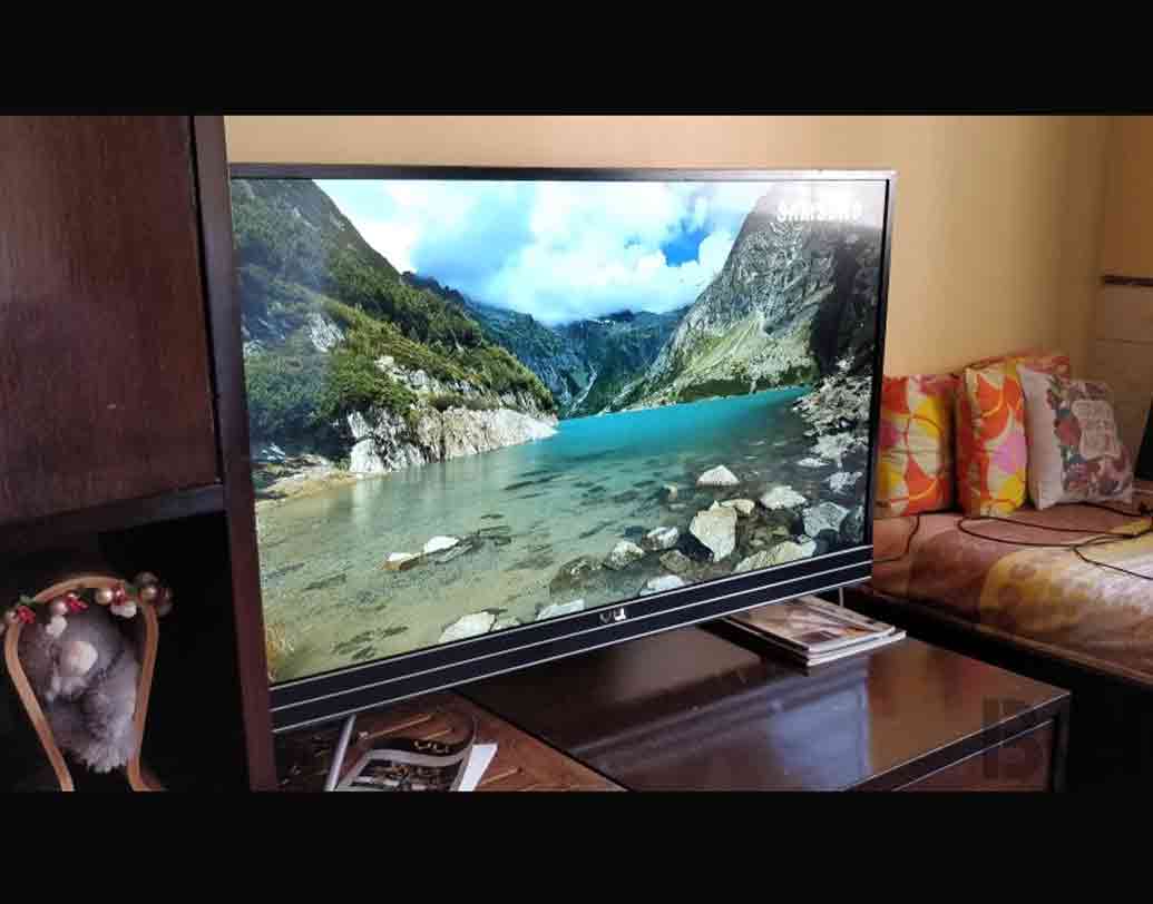 এতে রয়েছে ২০০ ওয়াটের সারাউন্ড সাউন্ড। ২.৫ জিবি র‌্যাম ও ১৬ জিবি ইন্টারনাল স্টোরেজ রয়েছে এতে।